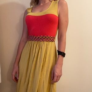 Casual Dress with Rope Detail and Pink Accent